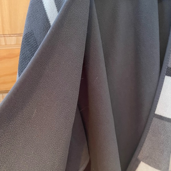 Women’s poncho style open wrap, cape - Picture 5 of 5